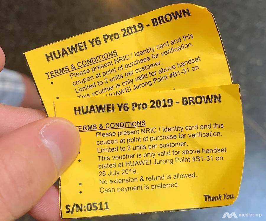 huawei-queue-tickets-jurong-point.jpg