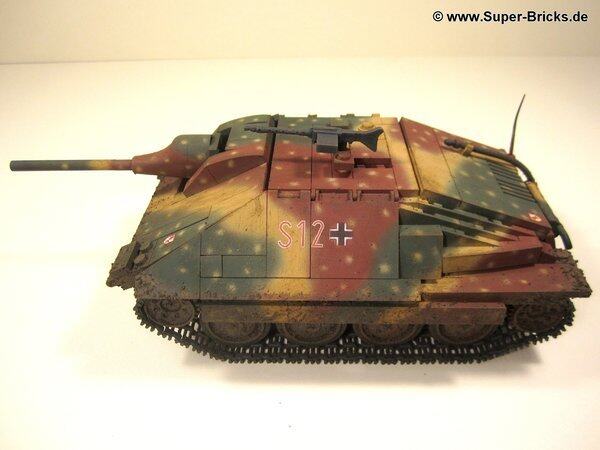 Cobi_2382_Jagdpanzer_38_Hetzer_www.super-bricks.de_camouflage_paint_Small_Army_T.jpg