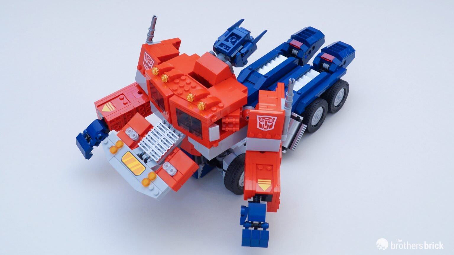 LEGO-Transformers-10302-Optimus-Prime-Review-31-2bsQSb-1536x864.jpg