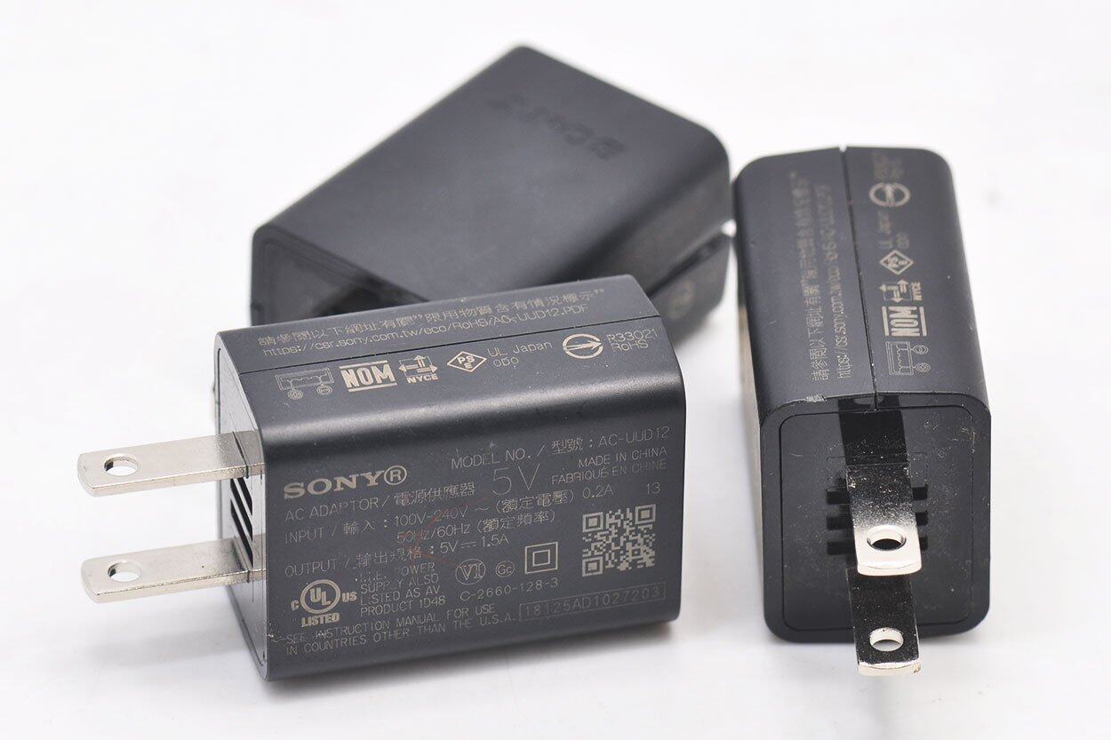 Sony AC-UUD12 USB-AC Adaptor for Sony A7 A7R A7R II A7S II RX100 RX10 RX10 II - .jpg